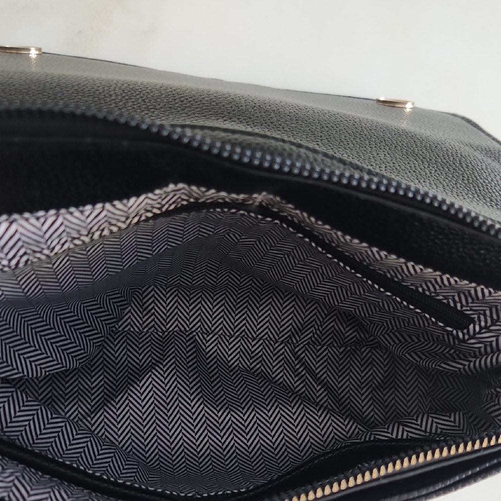 Elegant Black and White Vegan Leather Bag - Picture 7 of 10